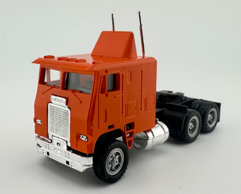 HO 1:87 Promotex # 25239 Large Freightliner COE Tractor w/airfoil  - ORANGE