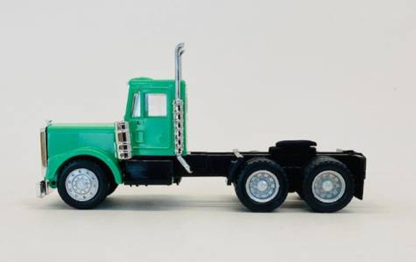 HO 1:87 Promotex # 15276 KW W-900 Short Day Cab New Version _ Green