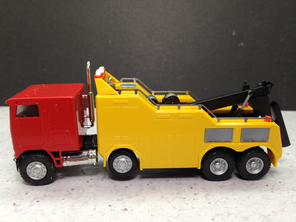 HO 1:87 Promotex # 6445 Freightliner FLB Heavy Duty Wrecker - Red/Yellow