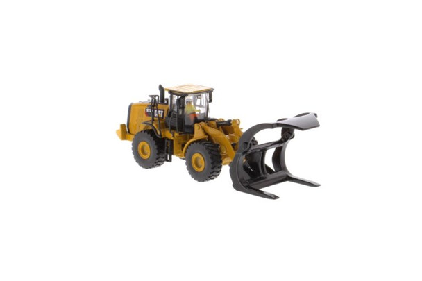 HO 1:87 Diecast Masters 85950 Caterpillar 972M Wheeled Loader w/Log Fork