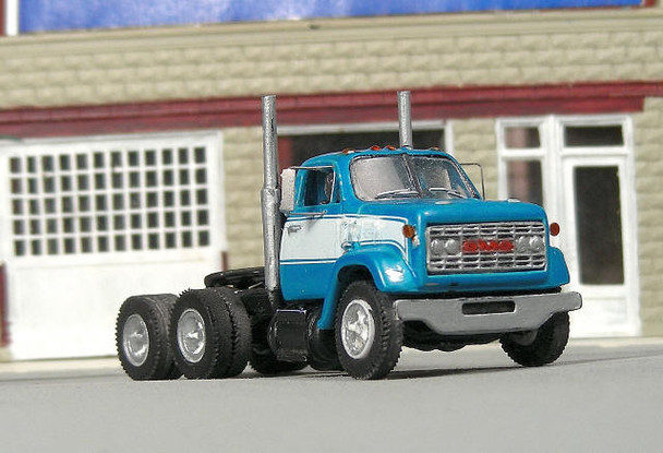 HO 1:87 Sylvan V-375 - 1966-77 GMC 9500 Tandem Low Mount-Short Hood KIT