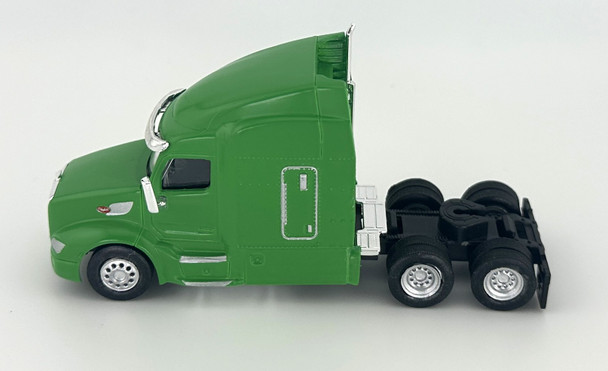 HO 1:87 HL-57904 Peterbilt 579 Sleeper Cab Tandem Axle Tractor - Lime Green