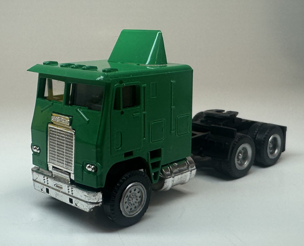 HO 1:87 Promotex 25239 Large Freightliner COE Tractor - DARK GREEN