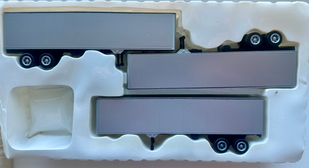 HO 1:87 Con-Cor 8100 - 40' Piggyback Dry Box Van Trailers (3 pcs.) - UNDECORATED