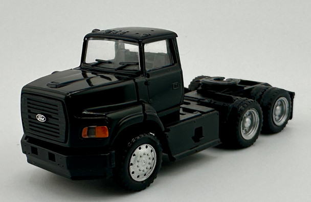 HO 1:87 Promotex 15241 Ford L-9000 Short Day Cab Tractor - BLACK