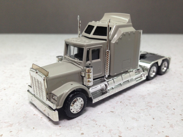 HO 1:87 Promotex # 35235 Kenworth W-900 Large Aerodyne Sleeper - GREY