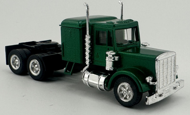 HO 1:87 Con-Cor Peterbilt Sleeper Tractor - GREEN
