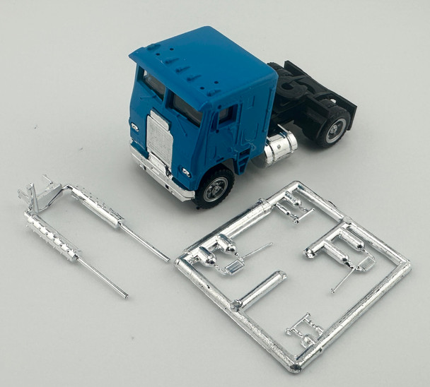 HO 1:87 Promotex # 15242 Freightliner COE Single Axle Tractor - BLUE