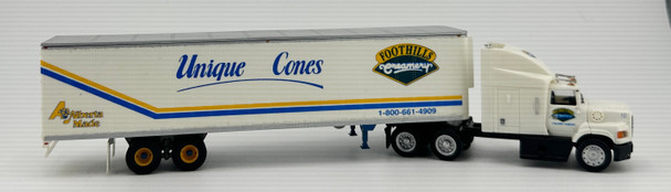HO 1:87 Promotex Ford Aeromax SC w/ 45' Reefer Van Trailer - FOOTHILLS CREAMERY