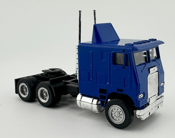 HO 1:87 Promotex # 25239 Large Freightliner COE Tractor w/airfoil  - BLUE