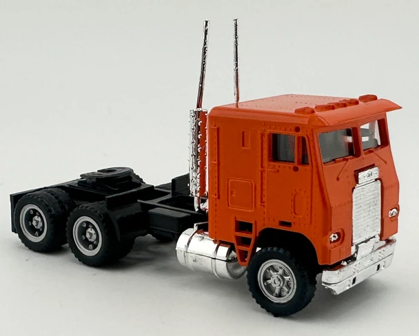 HO 1:87 Promotex # 25239 Freightliner COE Tractor  - ORANGE