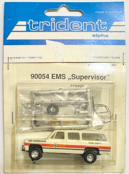 HO 1:87 Trident # 90054 -  Chevy 4 X 4 SUBURBAN - FIRE DEPARTMENT EMS - WHITE