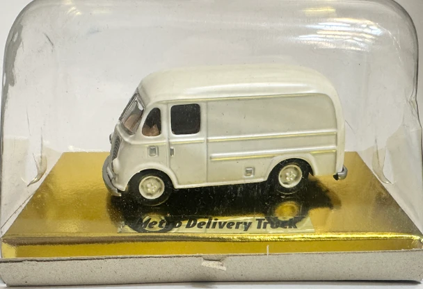 HO 1:87 CMW Mini Metals 30117 - International Metro Van - WHITE