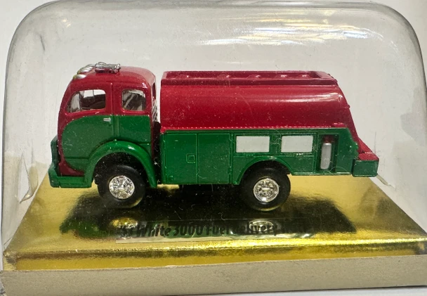 HO 1:87 CMW Mini Metals 30112 - 1953 White 3000 Gasoline Truck  - RED/GREEN