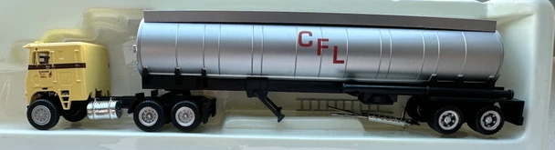 HO 1:87 Promotex 502 Freightliner COE Short w/Tank Truck - CHEROKEE FREIGHT