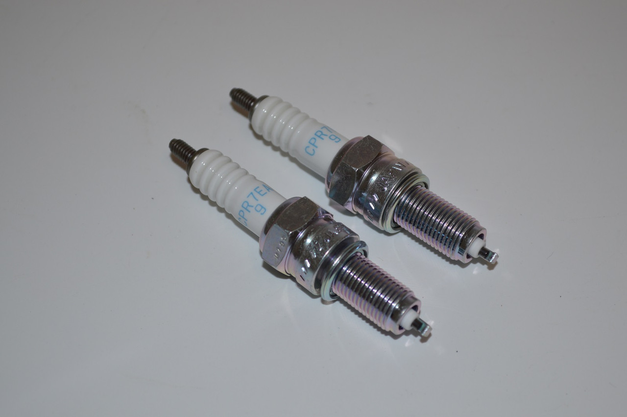 ナナコ Kawasaki Vulcan 900 | NGK Standard Spark Plug | CPR7EA-9 | 3901