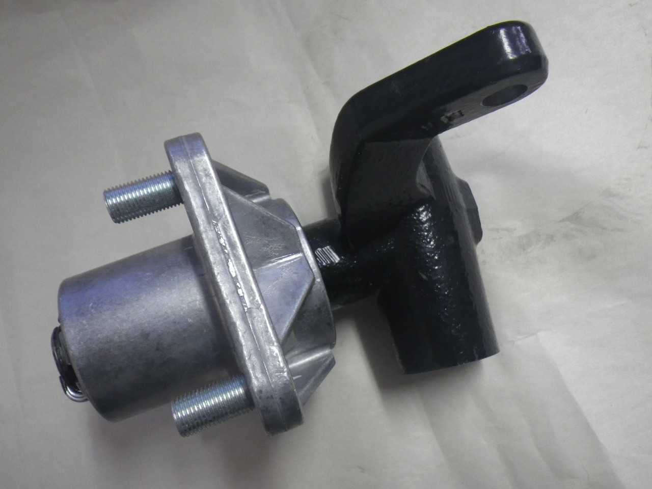EZGO TXT Golf Cart 2001-up Driver Side Front Spindle w/ Hub