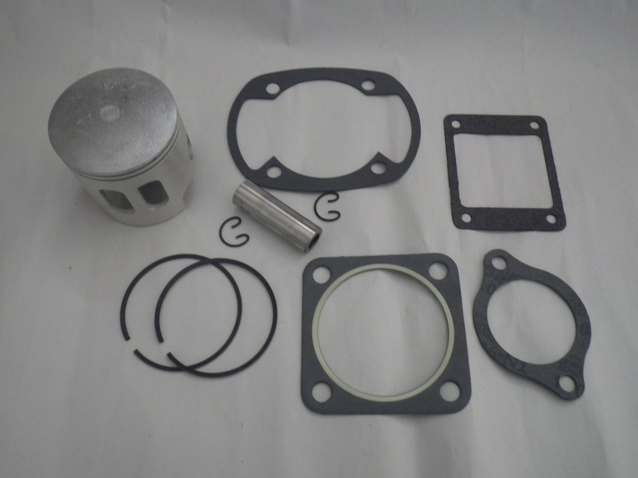 Yamaha G1 2-Cycle Gas Golf Cart Top End Piston Kit w/ Gaskets .25mm  Oversize