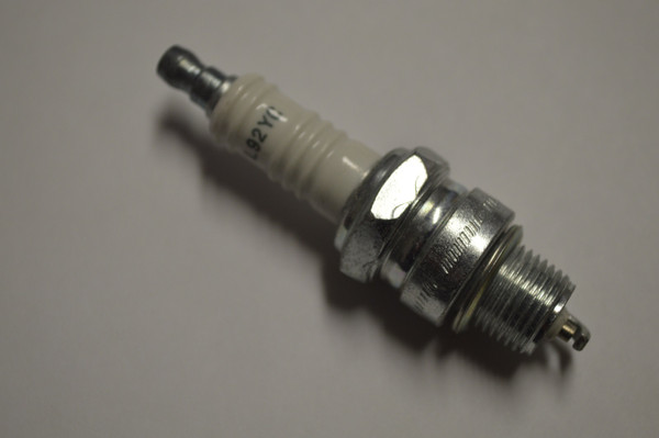 CHAMPION Spark Plug | L92YC | 806