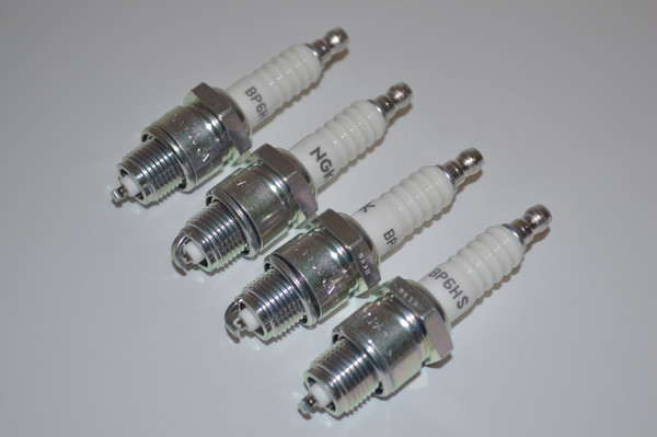 NGK Standard Spark Plug | BP6HS |7331 | 4 Set