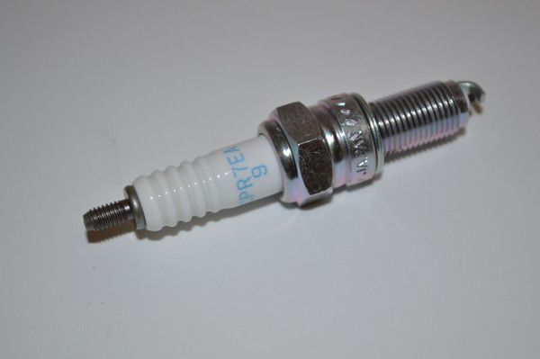 Yamaha XVX950 V-Star / Bolt | NGK Standard Spark Plug | CPR7EA-9 | 3901