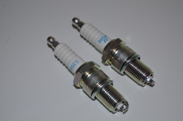 John Deere | NGK Standard Spark Plug | BPR5ES | 7734 | Set of 2