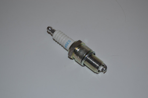 EZGO Textron Golf Cart | NGK Standard Spark Plug | BPR5ES | 7734