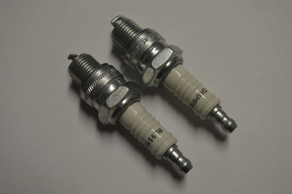 Yamaha LC50H Motorcycle | CHAMPION Spark Plug | RL95YC | Set 2