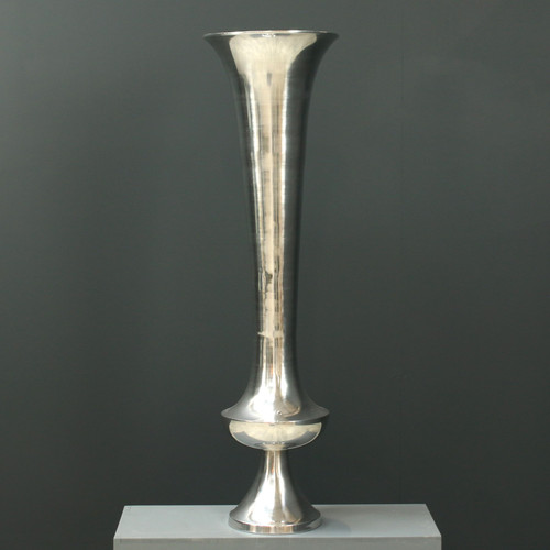Tall Trumpet Pedestal Aluminium Vase (112cm x 32cm) Tall Trumpet Pedestal Aluminium Vase (112cm x 32cm)