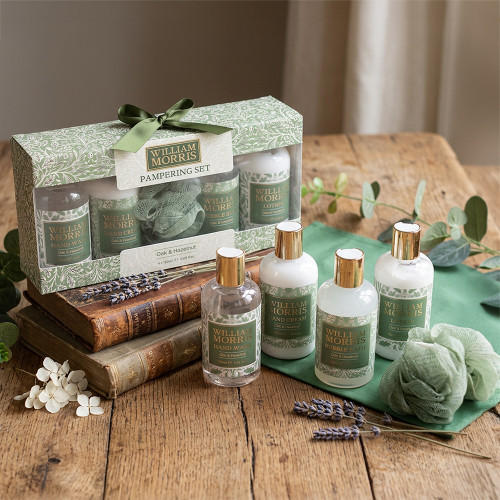 Oak & Hazelnut Acorn Pampering Set
