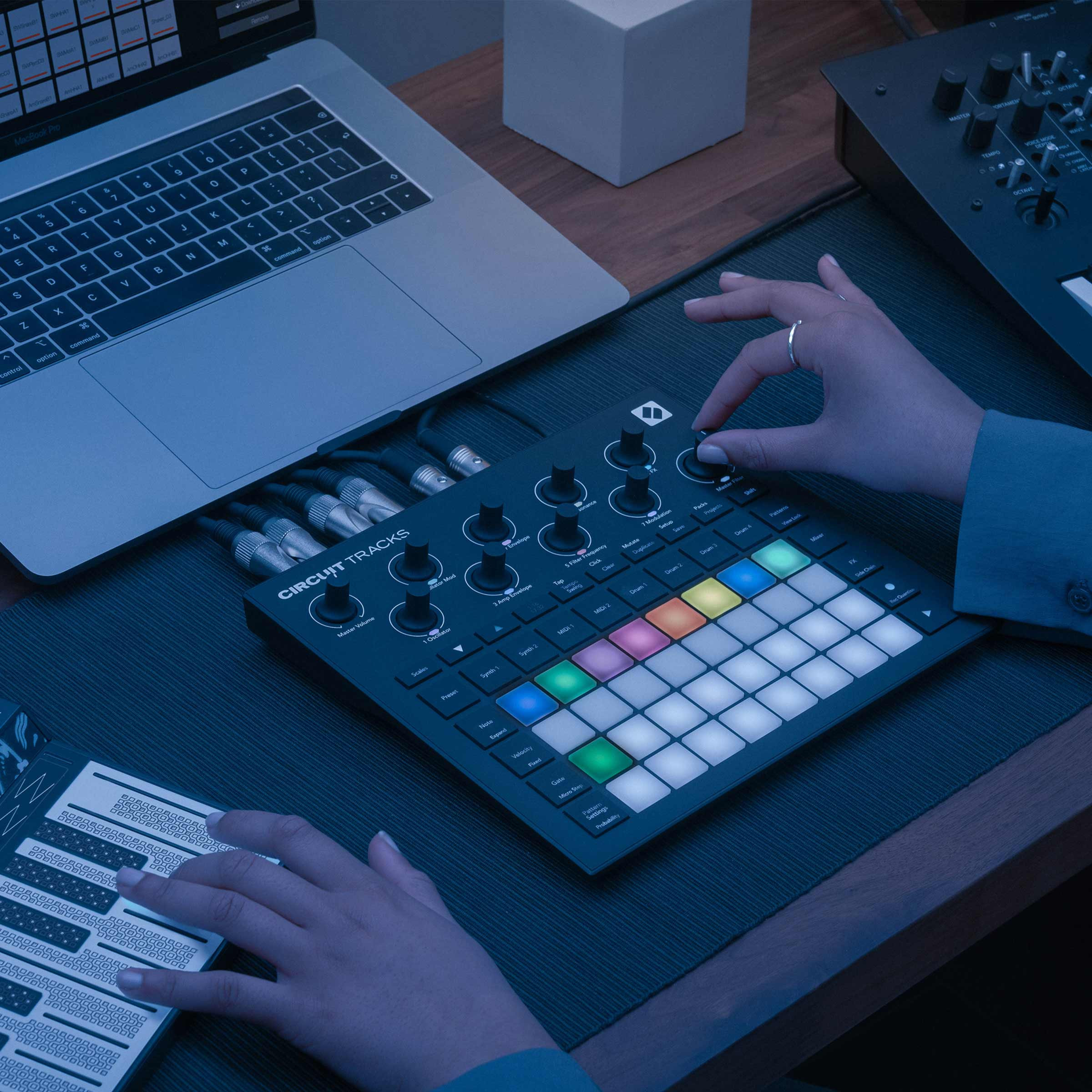 Circuit Tracks | Novation