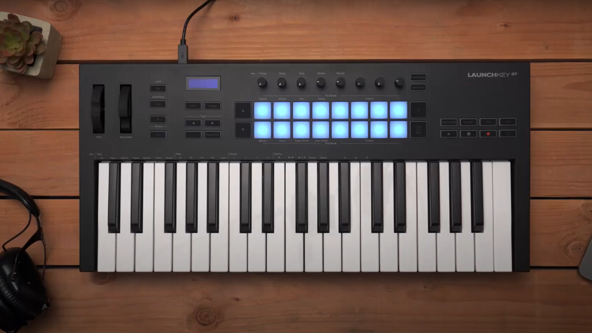 Launchkey 37 [MK3] | Novation 