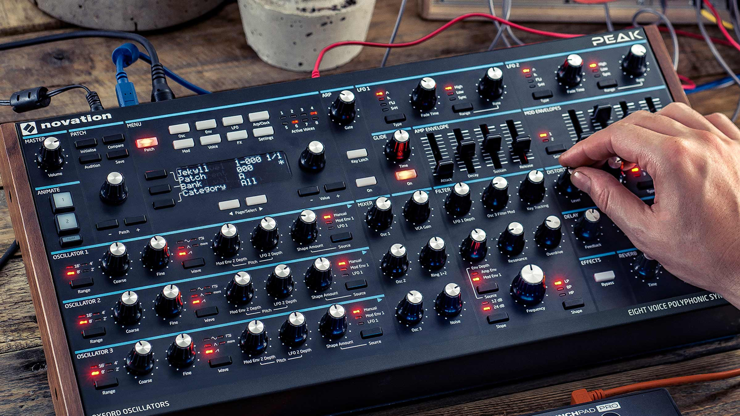 Peak Polyphonic Synthesiser | Novation