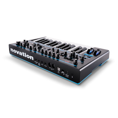 新作登場得価Novation Bass station II 鍵盤楽器