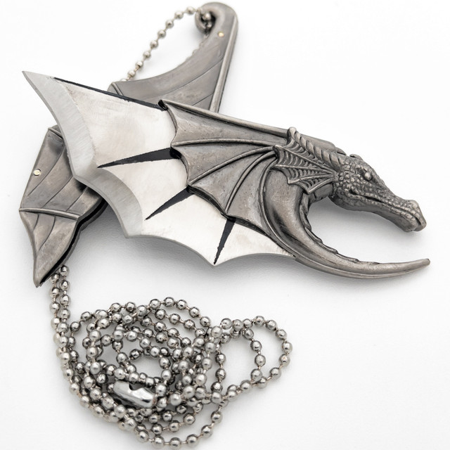 Razor Sharp Wings Neck Knife Dragon Necklace
