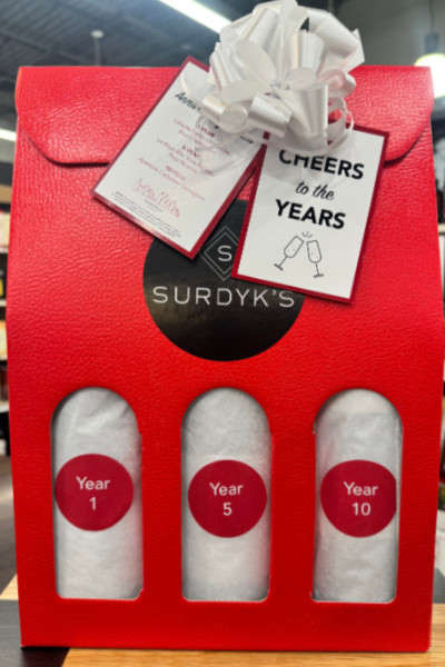 CHEERS TO THE YEARS! Wedding Gift Wine Kit