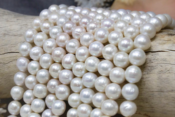 Edison Freshwater Pearls 9-10mm Round - Graduated