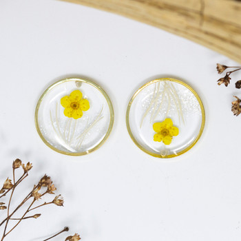 Resin 22mm Yellow Flower Flat Round Charm