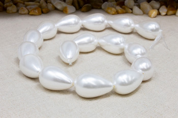 Shell Pearl White 16x25mm Drops