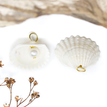 Scallop Shell Gold Plated with Shell Pearl