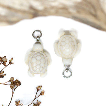 Silver Plated Magnesite 14x21mm Cream Turtle Pendant