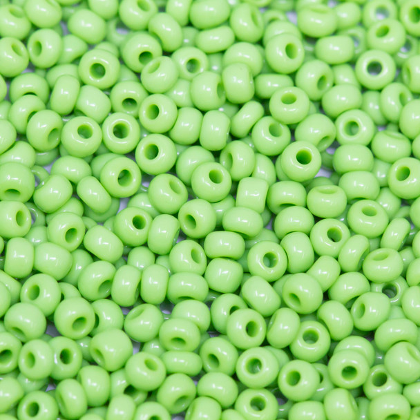 Size 8 Czech Seed Beads -- 199 Pastel Green