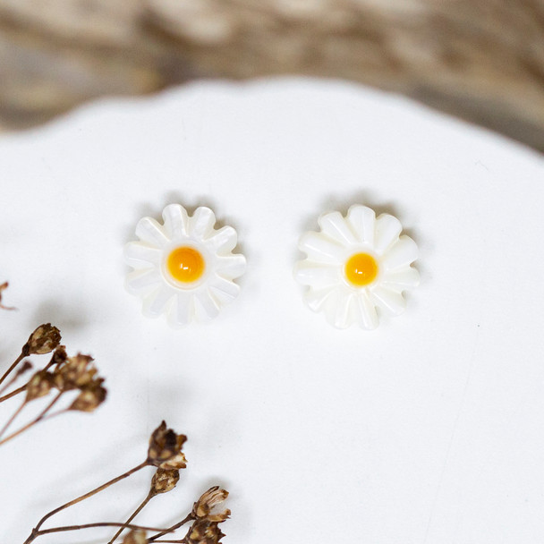 Natural Shell 10mm Daisy Bead