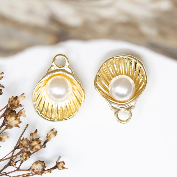 18K Gold Plated 11mm Shell Imitation Pearl Charm