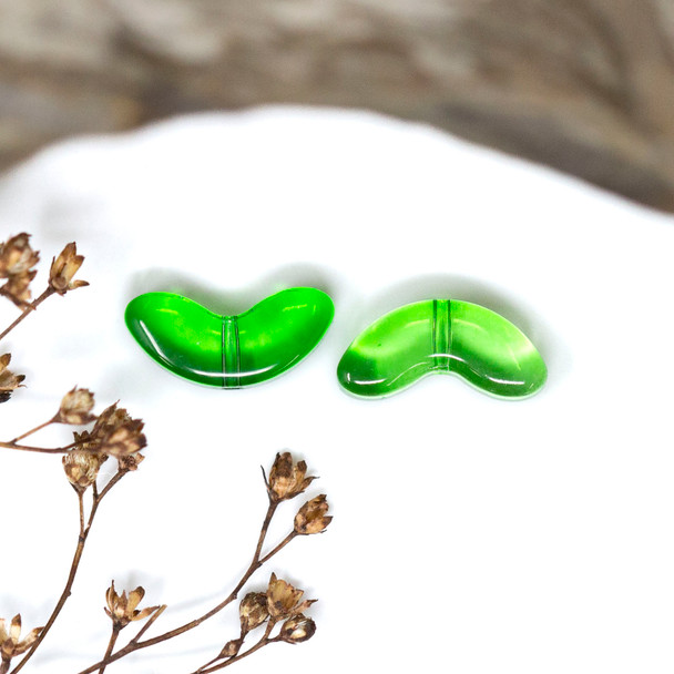 Lampwork Glass Bead 14x4mm Green Tulip Leaf