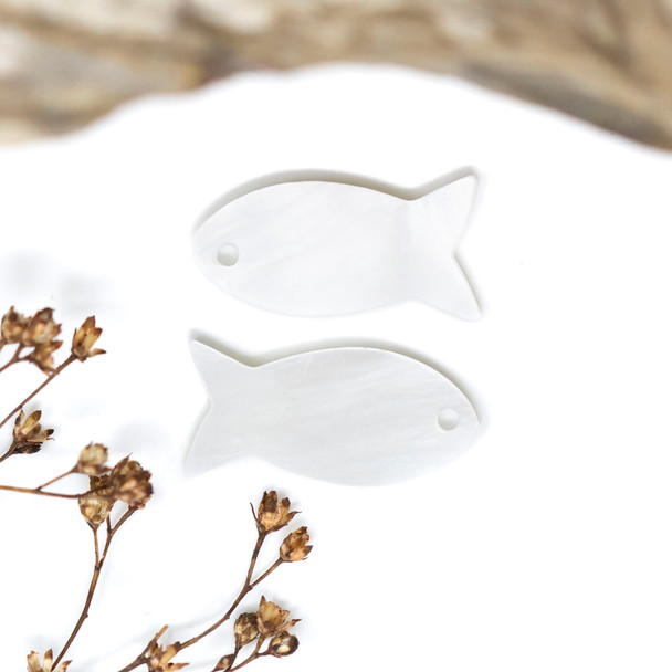 White Shell Polished 22x10mm Fish Pendant