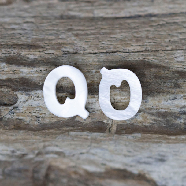 Mother of Pearl Polished 7x10mm Letter Q