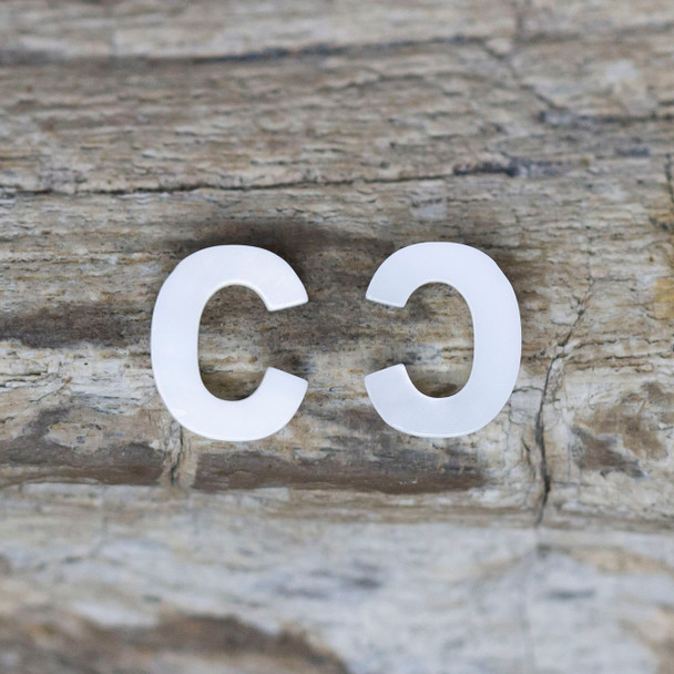 Mother of Pearl Polished 7x10mm Letter C