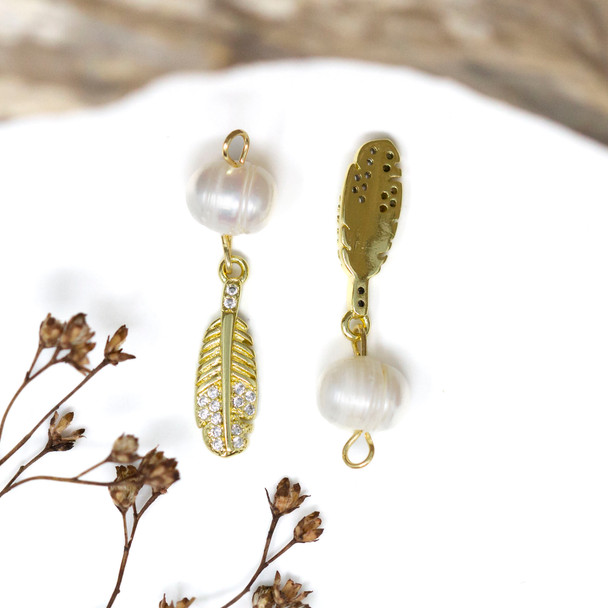 Gold Plated 8x27mm Feather & Freshwater Pearl Oval Charm