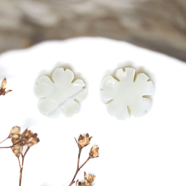 Natural Shell Polished 11.5mm Flower Bead